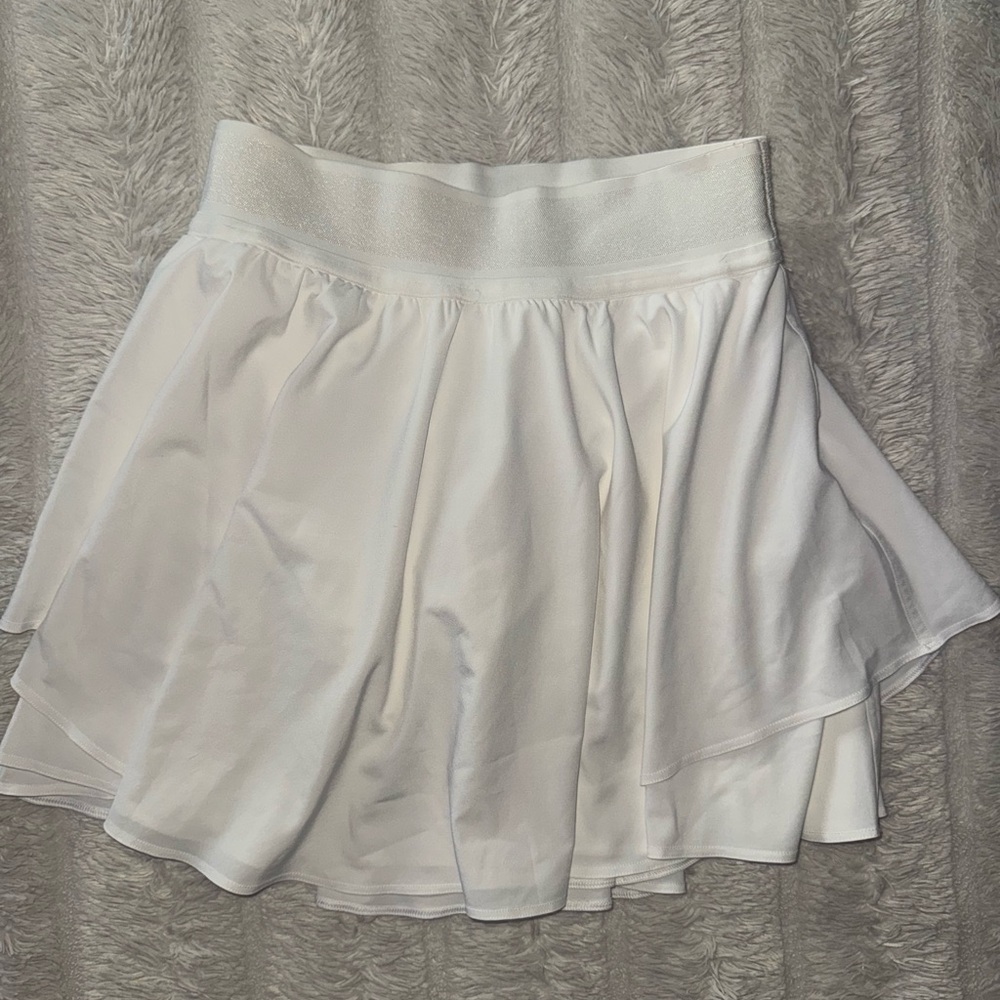 White lululemon tennis skirt court rival. High rise